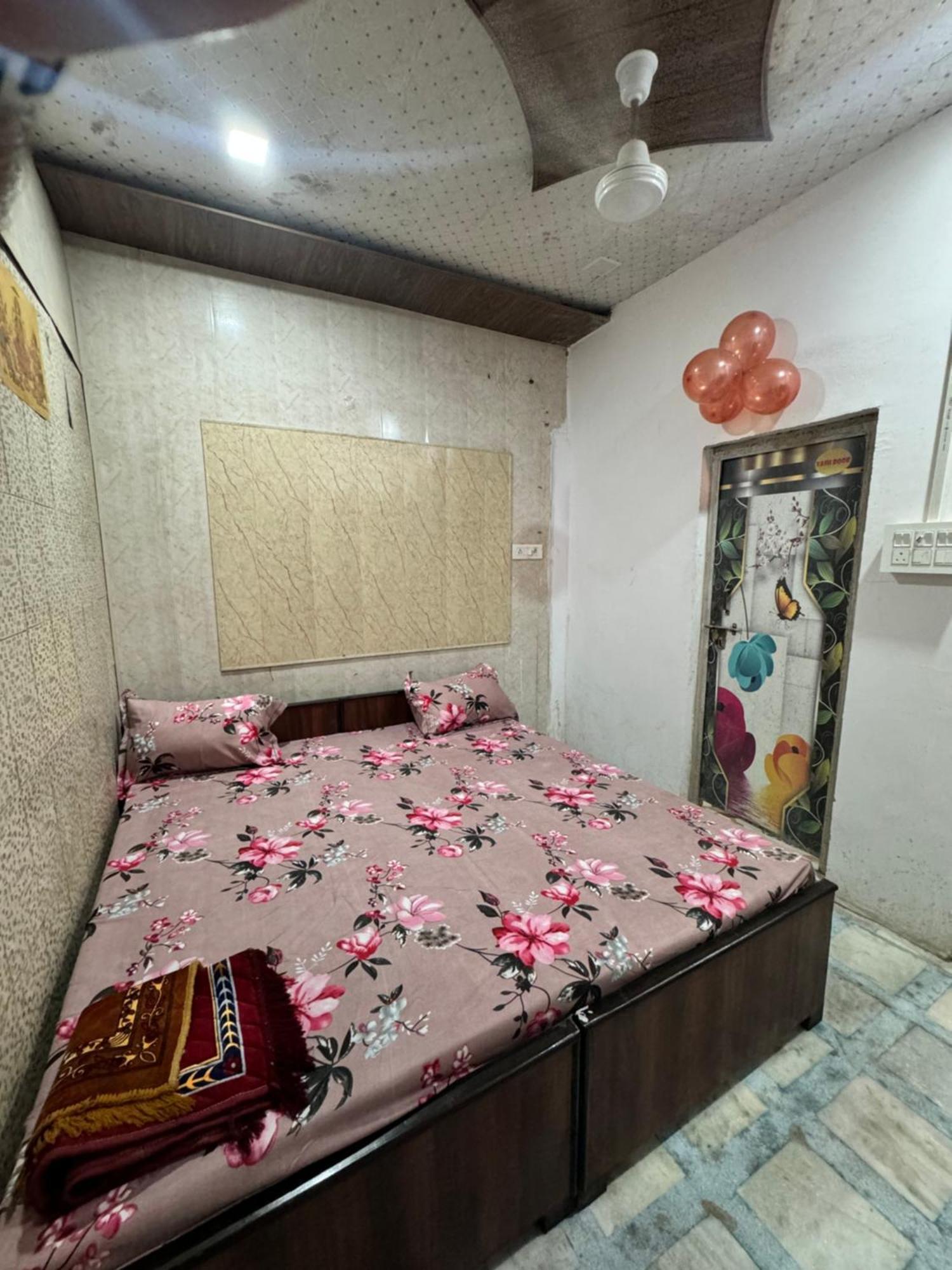 Hotel Pakhi Residency Vrindāvan Exterior foto