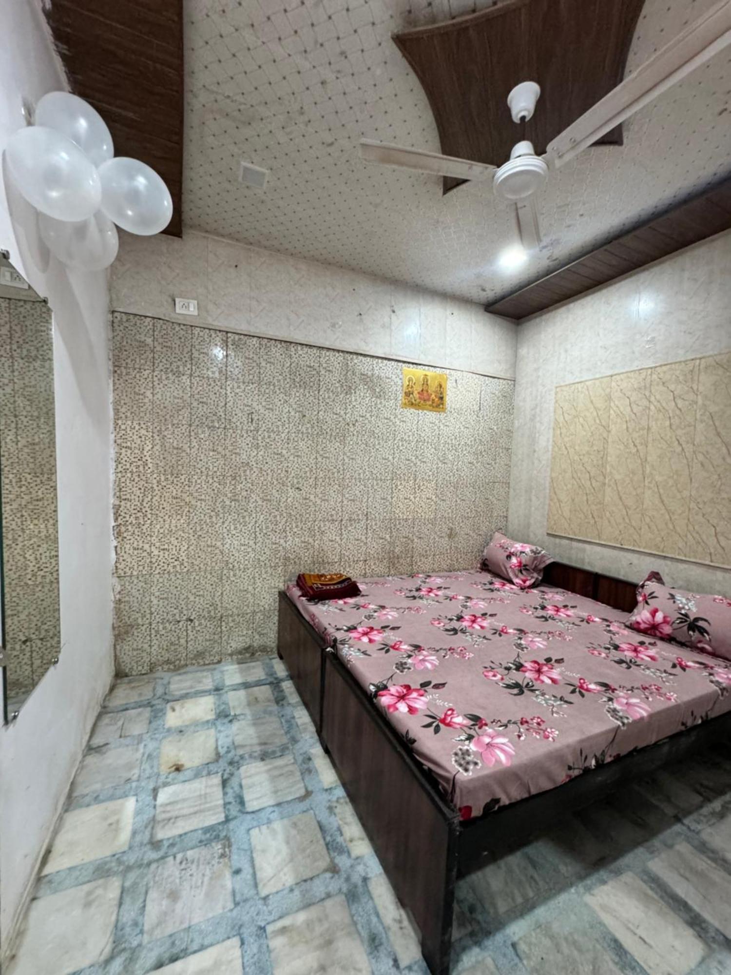 Hotel Pakhi Residency Vrindāvan Exterior foto
